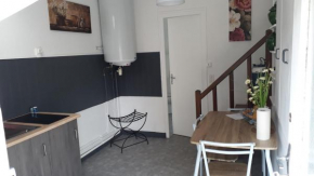 LA PIVOINE, un logement 2 pieces en centre bourg, Éguzon-Chantôme